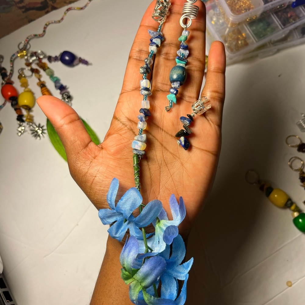 Loc Jewelry - Picture 3 of 4